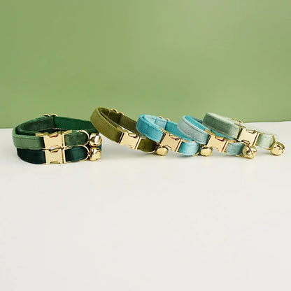 various colors of cat collars shown